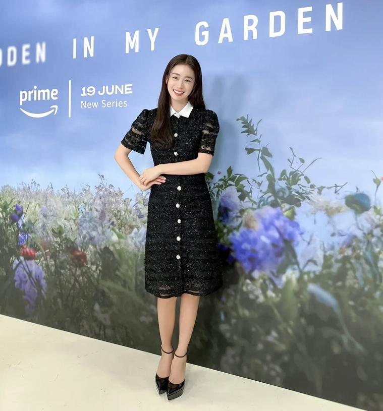 金泰希臉蛋及身材都維持的相當好。