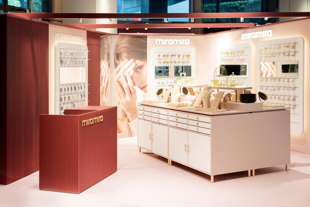 .miramira台灣首間快閃店即日起至8月31日，於新光三越台北信義新天地A11登場。(miramira提供，以下同)