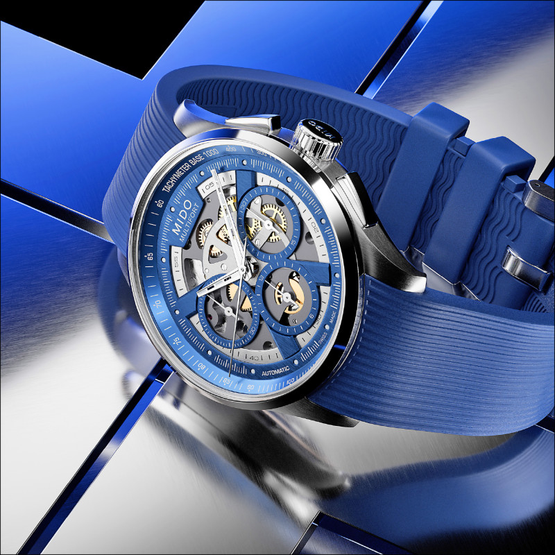 藍色款Multifort Skeleton Chronograph鏤空計時碼錶展現夏日運動活力，77,000元。
