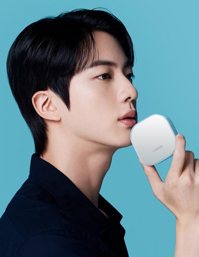 BTS Jin一用也給予超高好評，大讚使用後肌膚狀況變得越來越好。