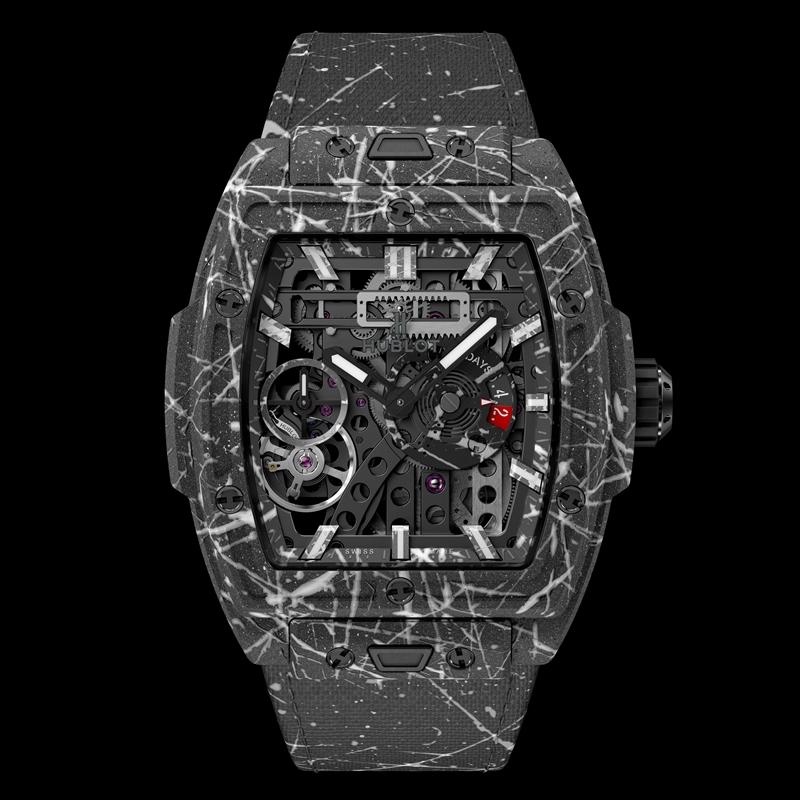 Spirit of Big Bang Meca-10街頭藝術腕錶，月影款，搭載HUB1233自製手動上鍊鏤空機芯，啞光深色複合材質錶殼，時間顯示，錶徑45mm，防水深度100米，1,630,000元，全球限量30只。（HUBLOT提供）