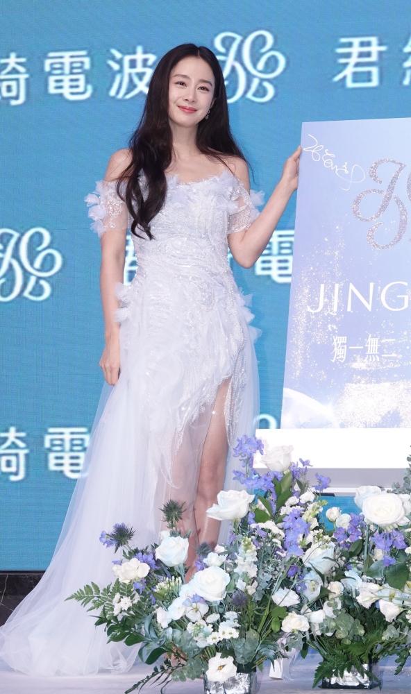 金泰希透露自己維持膚況氣色與輪廓線條，快速有效的醫美療程幫她省時不少。（記者潘少棠攝）