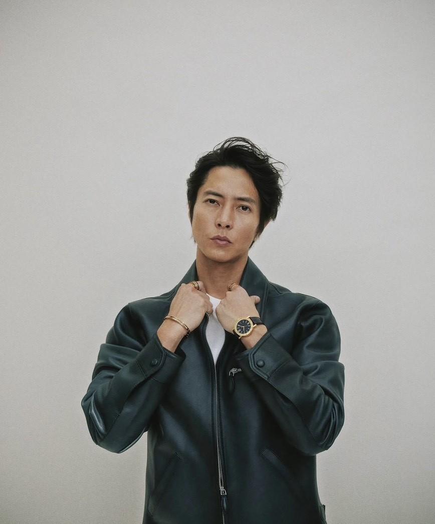 選戴BVLGARI BVLGARI系列腕錶展現帥氣造型。（翻攝自instagram）