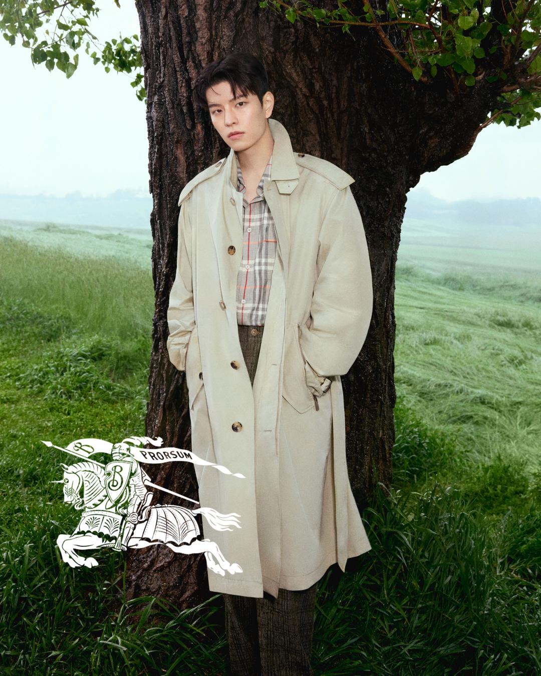 BURBERRY今天正式宣布Stray Kids成員昇玟加入代言陣容的好消息。