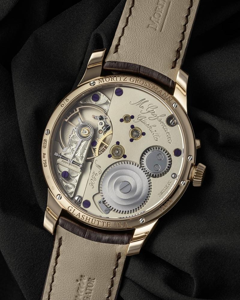 透明後底蓋設計可欣賞機芯運作。（瑞博品SwissPrimeBrands提供）