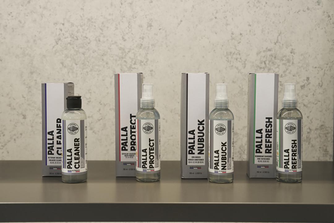 （左起）PALLA CLEANER鞋靴清潔劑、PALLA PROTECT防水噴霧、PALLA NUBUCK磨砂皮革護理劑、PALLA REFRESH鞋靴芳香噴霧，各售價NT$490元。