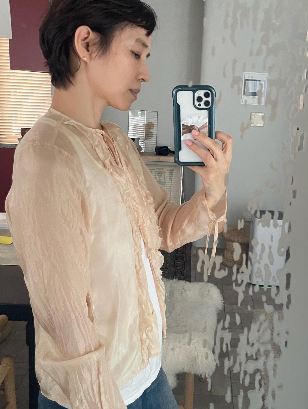 石田百合子認為外表變得比較中性，就會想穿一點比較柔和可愛的衣服。