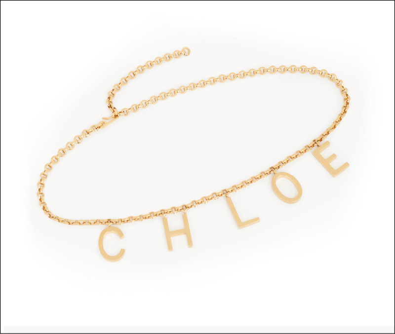 Chloé復古金字母鍊條腰帶，32,400元。