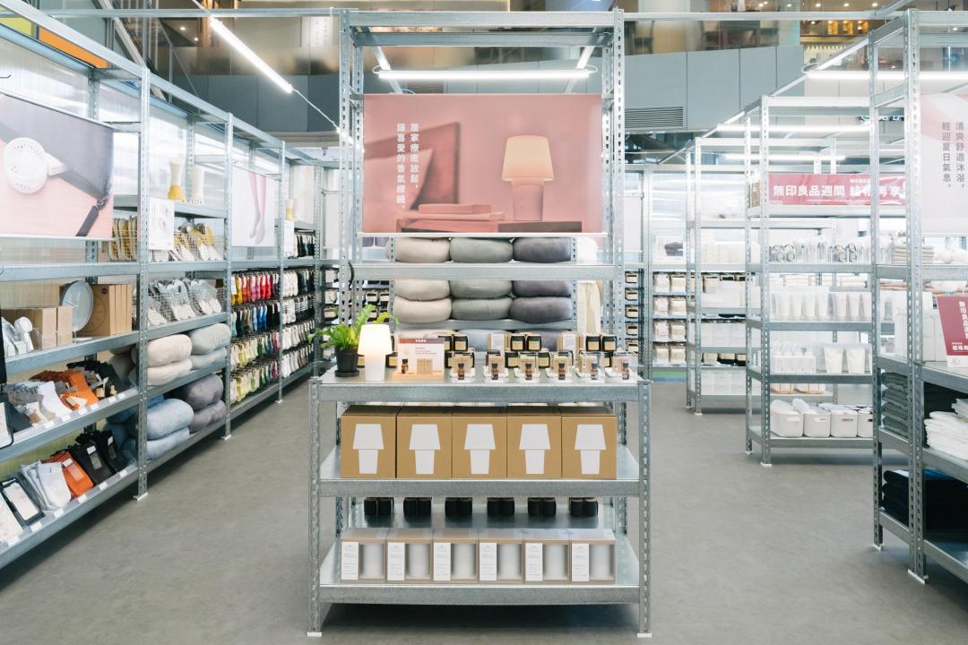MUJI大魯閣台中快閃門市以輕量熱銷產品為主力。