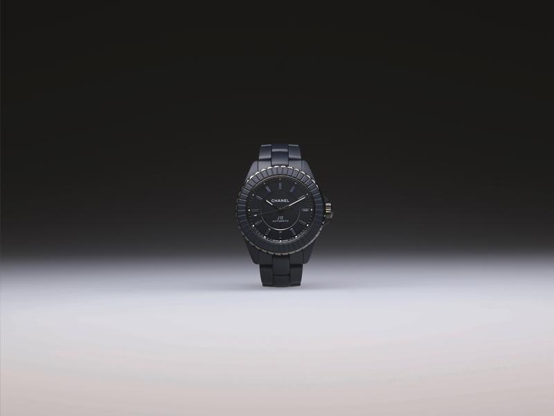 J12 BLEU Caliber 12.1機芯38毫米腕錶。（CHANEL提供）