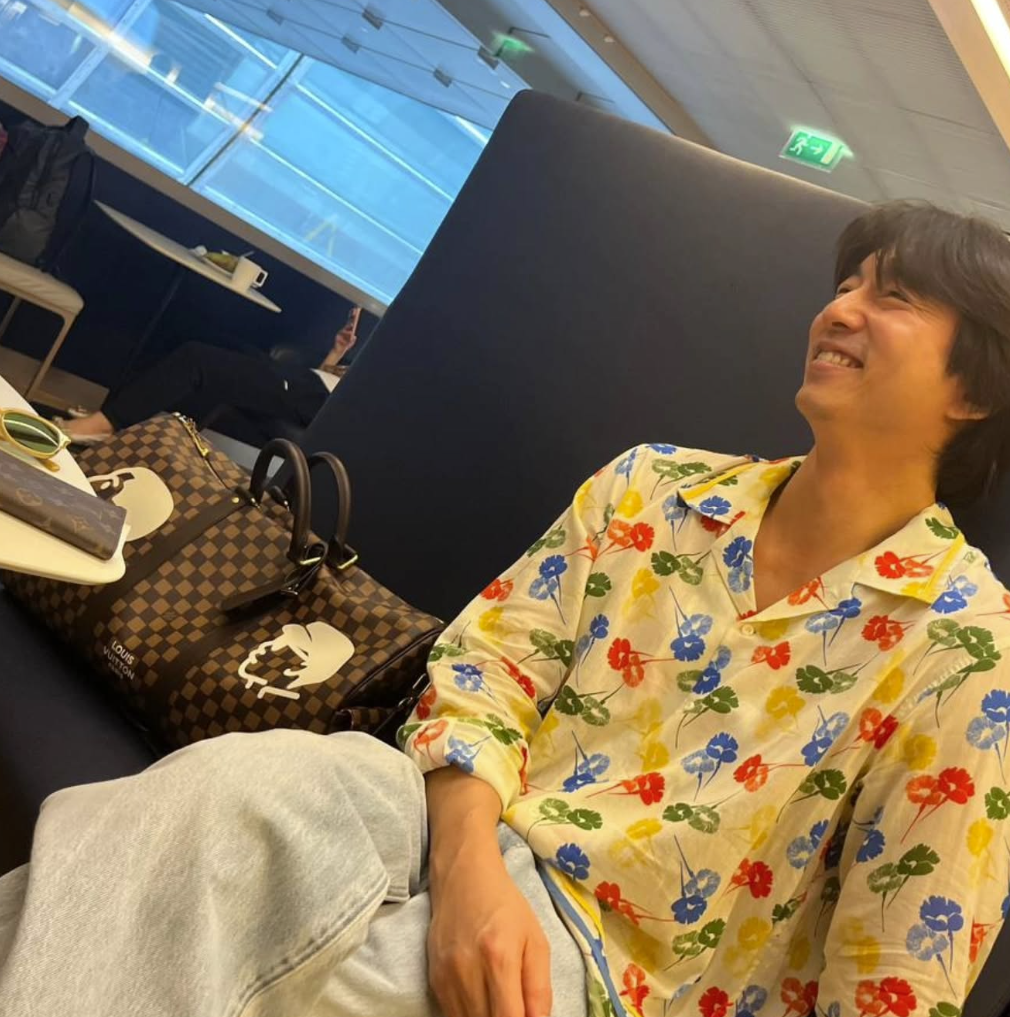 孔劉每一套造型都不忘搭配LV。