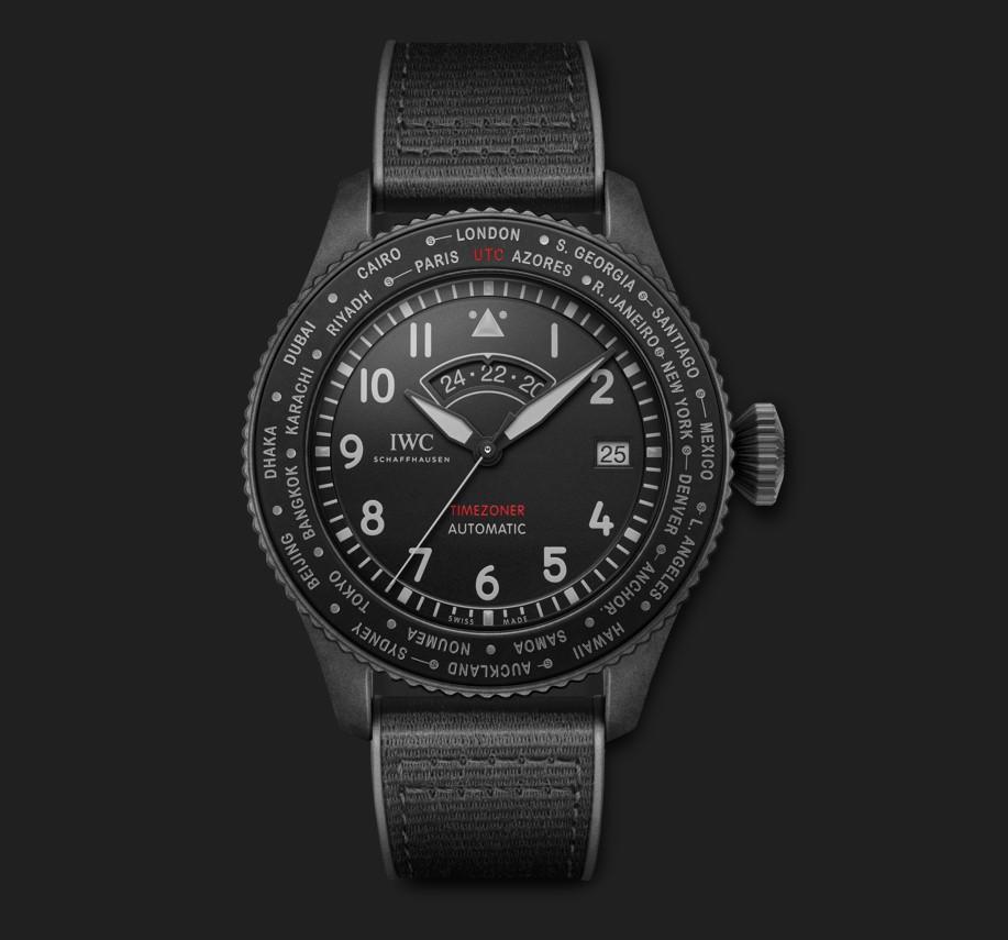 IWC飛行員系列TOP GUN海軍空戰部隊瓷化鈦金屬世界時間腕錶，每年限量生產500只，405,000元。