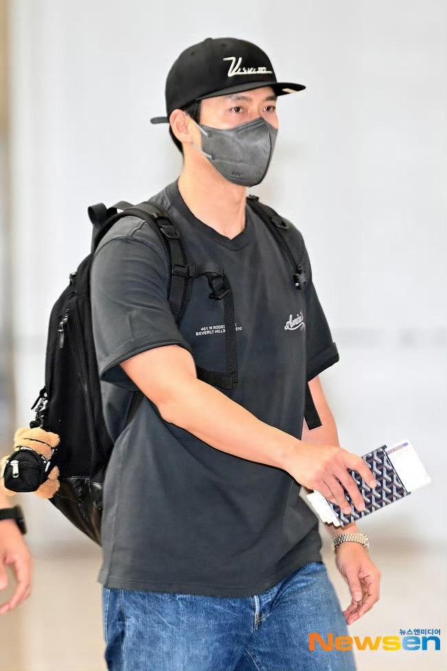 玄彬前往日本宣傳電影新作。