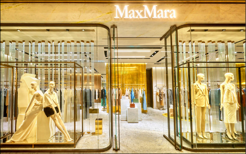 Max Mara微風信義形象店強調通透的空間感。