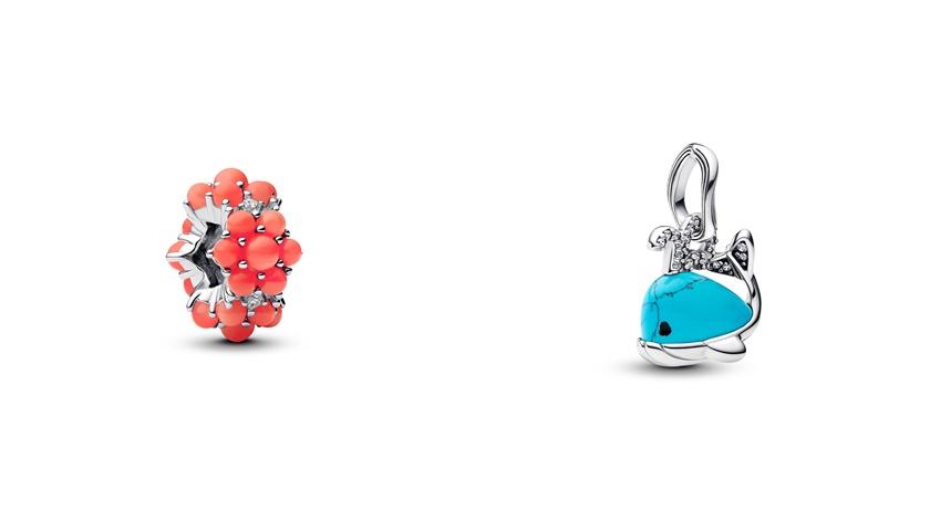 Pandora Moments系列珊瑚色海洋串飾1,880元、綠松石色鯨魚吊飾2,980元。