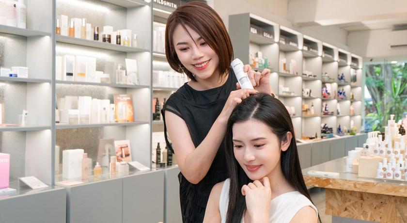 10/10HOPE與10/10APOTHECARY即日起於全台櫃點提供免費頭皮檢測服務。