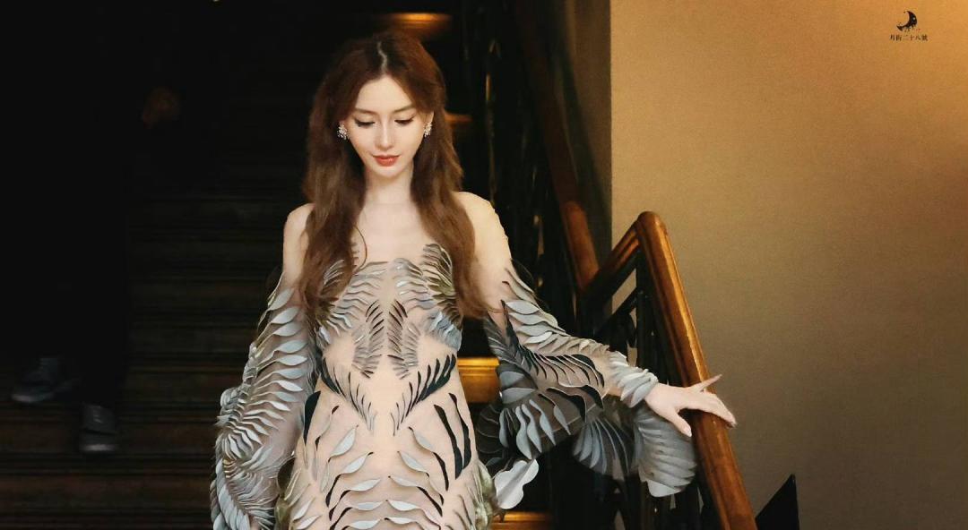 Angelababy重返時裝週，本週現身法國，出席巴黎高訂週看秀。