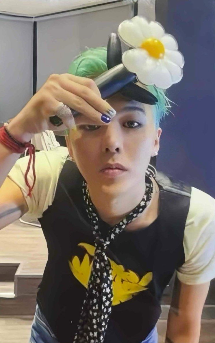 GD的小花手燈被搶翻。