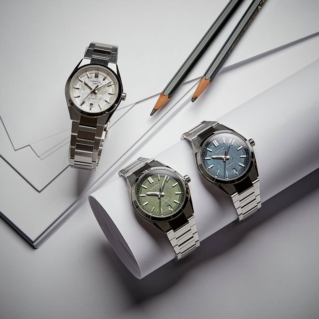 EFK-100D系列大三針日期腕錶，搭載自動上鍊機械機芯，各10,000元。