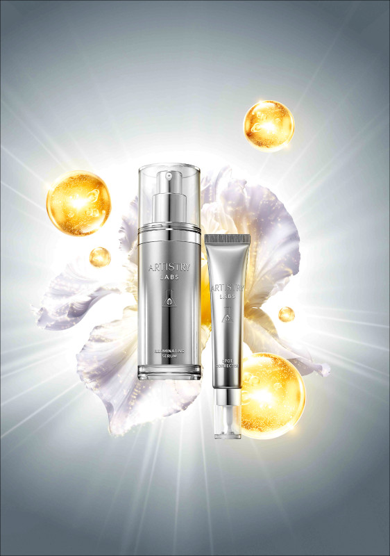 Artistry 雅芝植萃科妍肌光淨白組，5,800元，內含肌光淨白精華30ml、肌光淨白淡斑乳15ml，核心成分皙停定 Cytidine與白鳶尾根萃取，搭配維生素C醣苷、菸鹼醯胺，提供細緻溫和的調理。