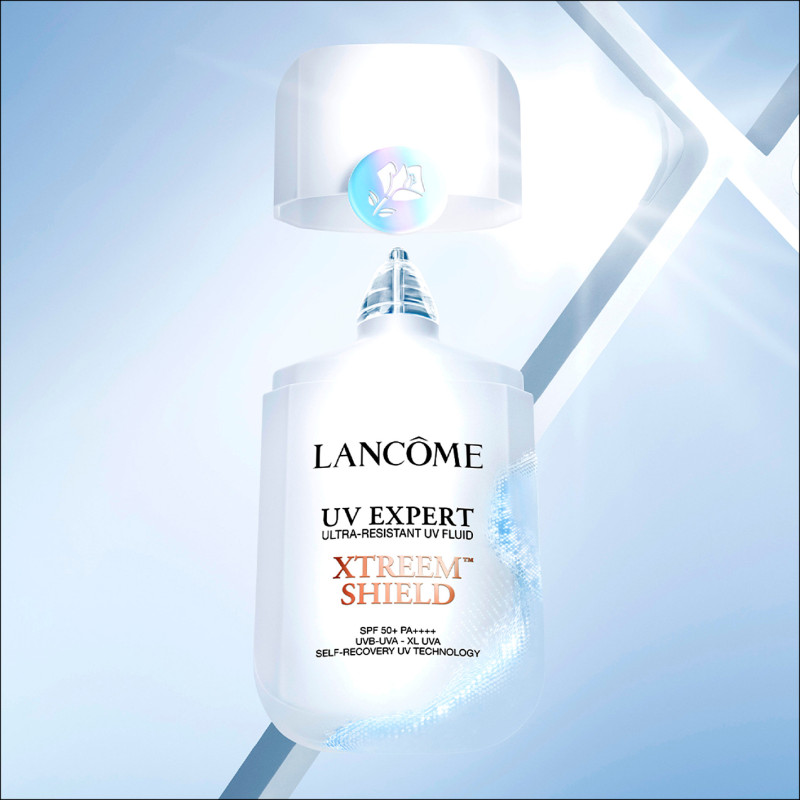 Lancome 超極效UV抗斑精華防曬乳SPF50／PA++++，50ml／3,900元，面對極端高溫、高濕度及劇烈運動等無法頻繁補搽的情境下，提供更完整的防護。