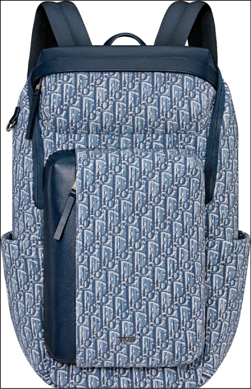 Dior藍色Oblique緹花後背包，105,000元。