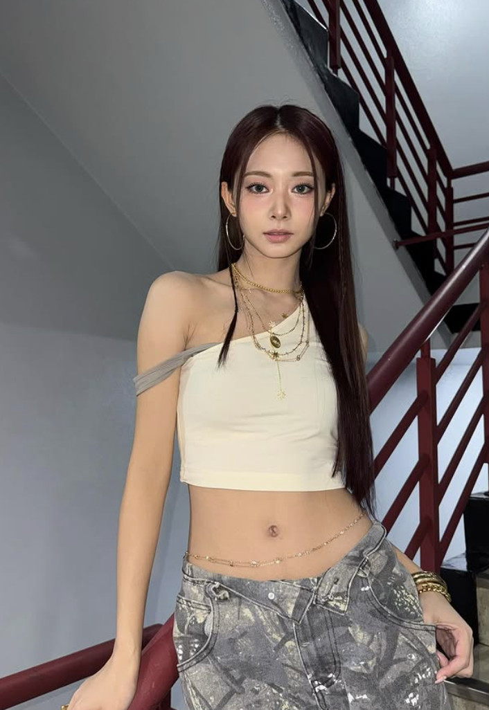 子瑜胸腰比例驚人。