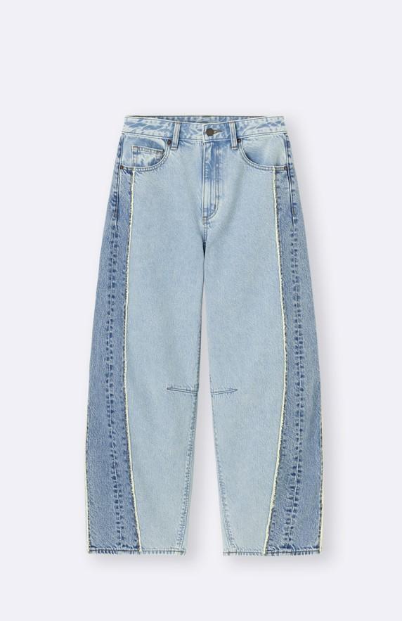 GU女裝拼色Barrel Leg錐形牛仔褲，990元。