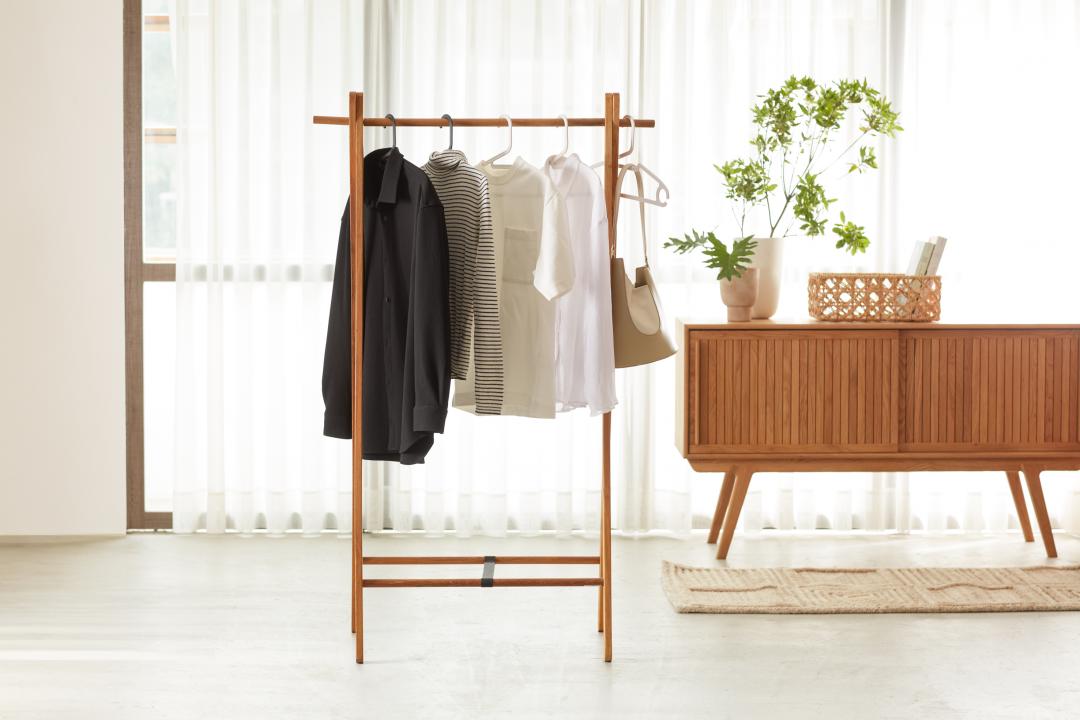 REAL環保多功能衣架7入組，129元。(HOLA提供，以下同)