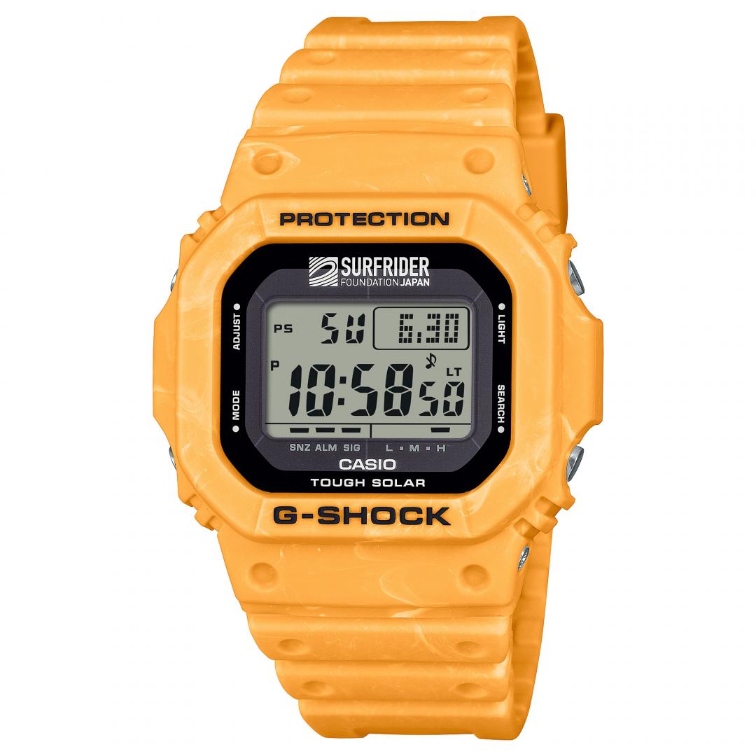 G-SHOCK x SURFRIDER FOUNDATION JAPAN聯名錶款G-5600SFJ-9，4,500元。