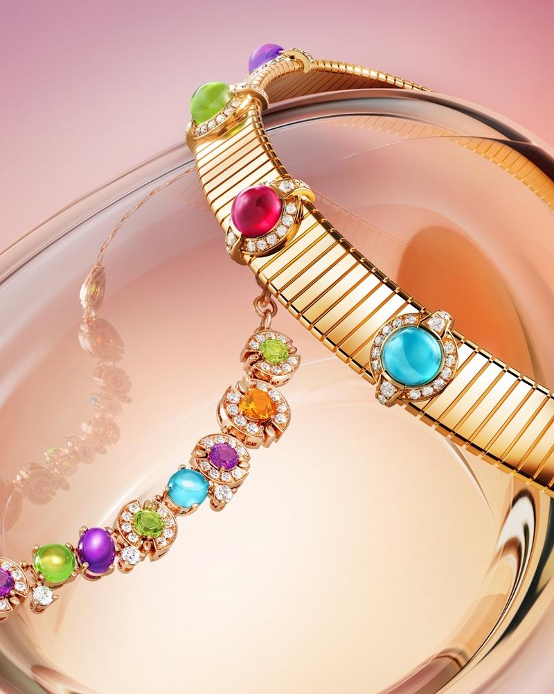寶格麗以「Bvlgari Color」主題，將旗下三大經典系列批上色彩裝束打造全新作品。（BVLGARI提供）
