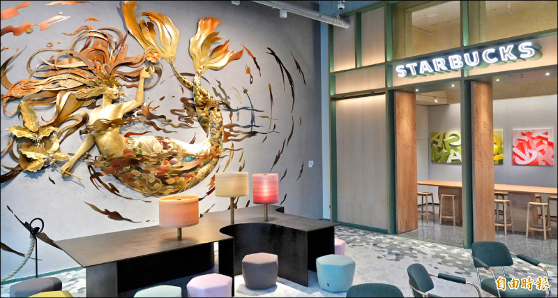 定位亞洲旗艦店的「星巴克典藏DREAMPLAZA台北」位於DREAM PLAZA六樓。（記者潘少棠攝）