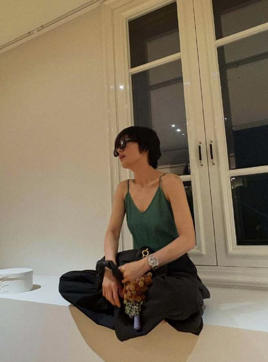 宋慧喬和朋友聚會，甩開女神包袱。