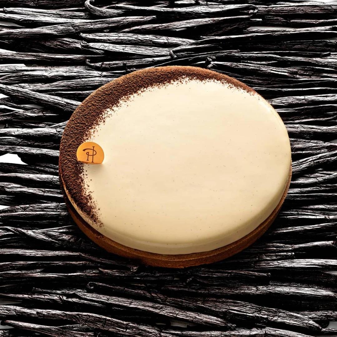 Tarte Infiniment Vanille無盡香草塔，售價 2280元。