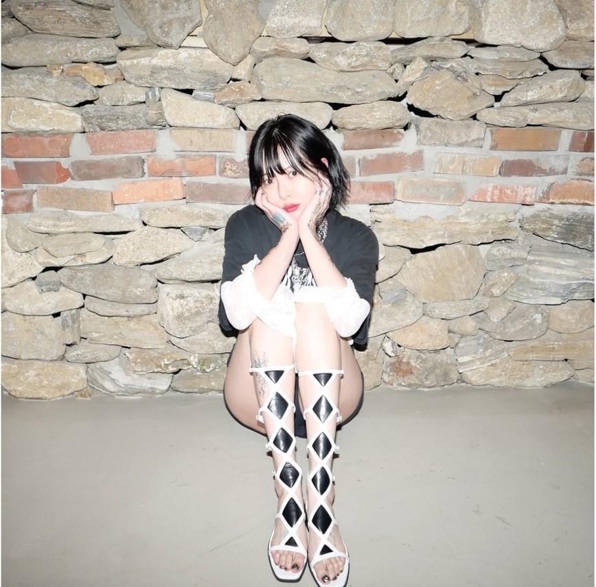泫雅時常在社群分享辣照與粉絲互動。（翻攝自instagram）
