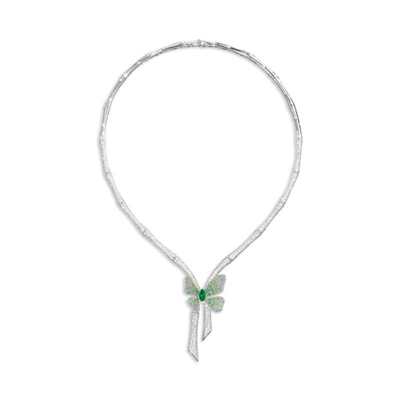 Qeelin Bamboo Fine Jewellery 系列項鍊，18K 白金鑲嵌鑽石、祖母綠、藍寶石及綠色石榴石。（Qeelin提供）