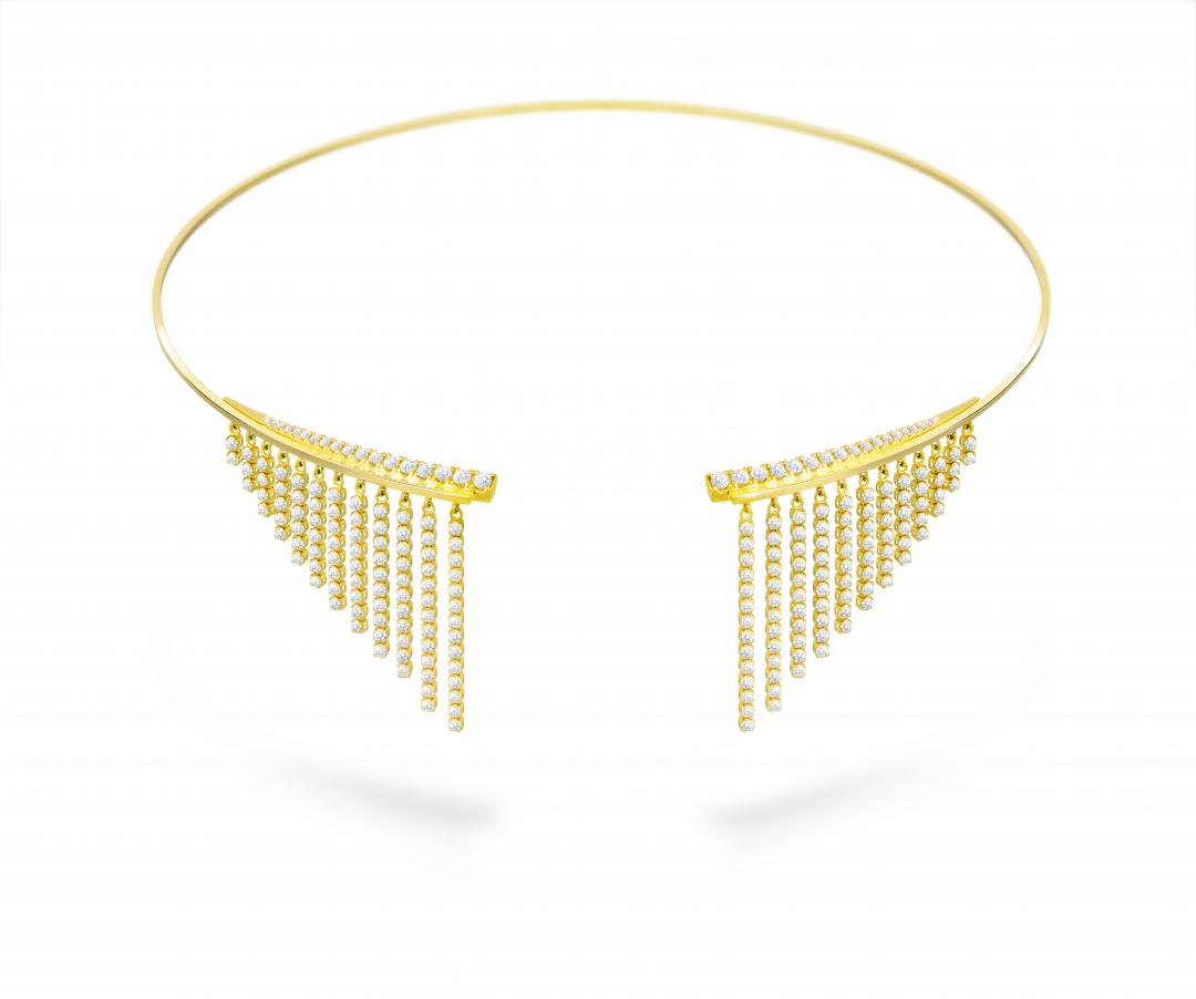 chandelier radiant頸鍊，18K黃金鑲嵌鑽石2.64克拉，568,000元。