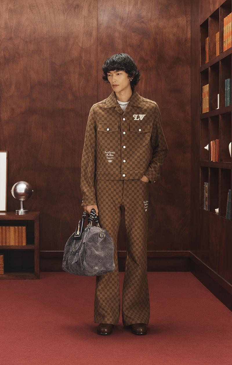服裝到配件細節處展現品牌經典DNA。（Louis Vuitton提供）