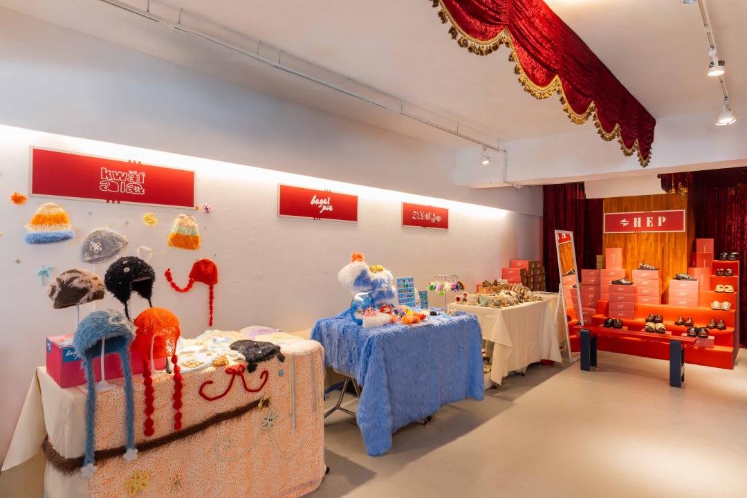 mini matters更於快閃電影院一隅搭建風格選品迷你市集「mini market」，作為《mini movie》情節中的延伸外景。