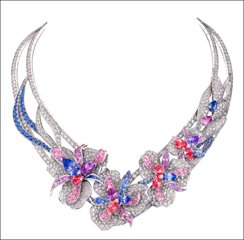 Fairy Iris 18K白金項鍊，尖晶石、鑽石。