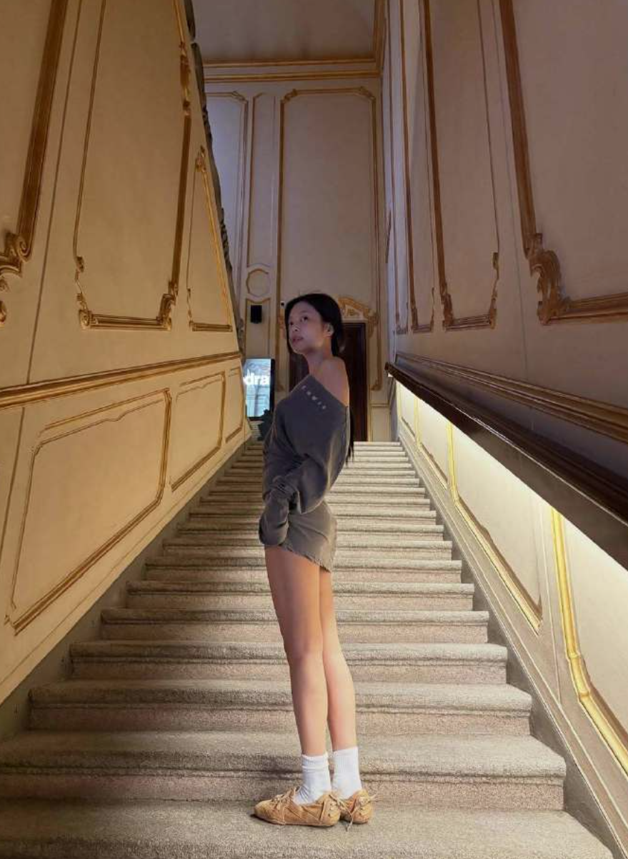 Jennie一雙美腿太吸睛。