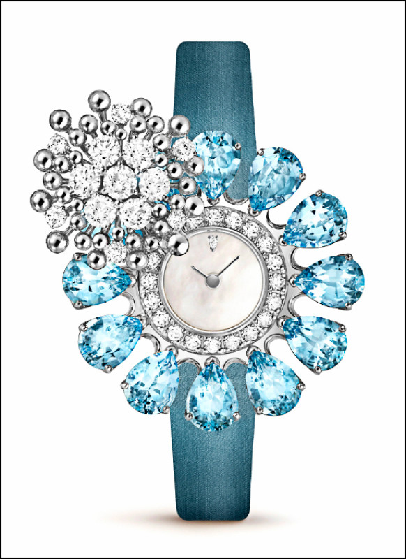 Fleurs d'Hawaï Secret腕錶，18K白金鑲嵌海藍寶石、白色珍珠貝母、鑽石，4,160,000元。