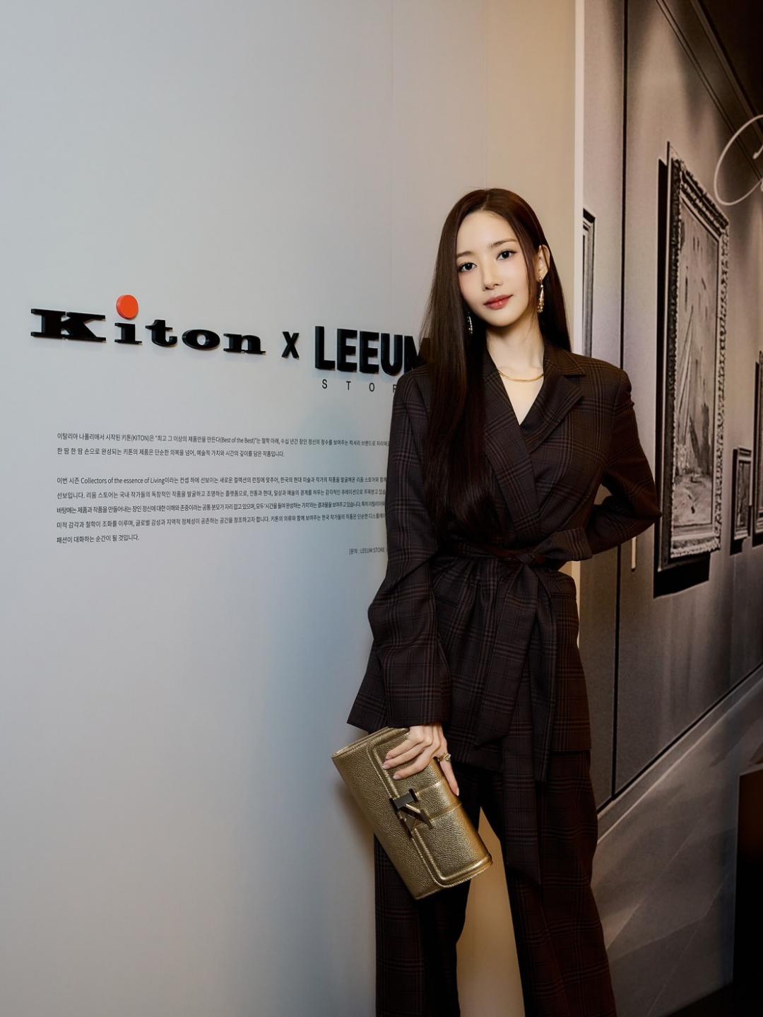 近日受邀出席Kiton在韓國的快閃店開幕，讓「西裝女王」回歸。（翻攝自instagram）
