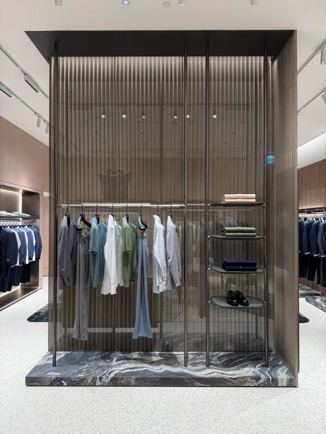 採用義式美學描繪的全新旗艦店，讓Paolo Canali私下透露是目前「亞洲最愛的一間」。