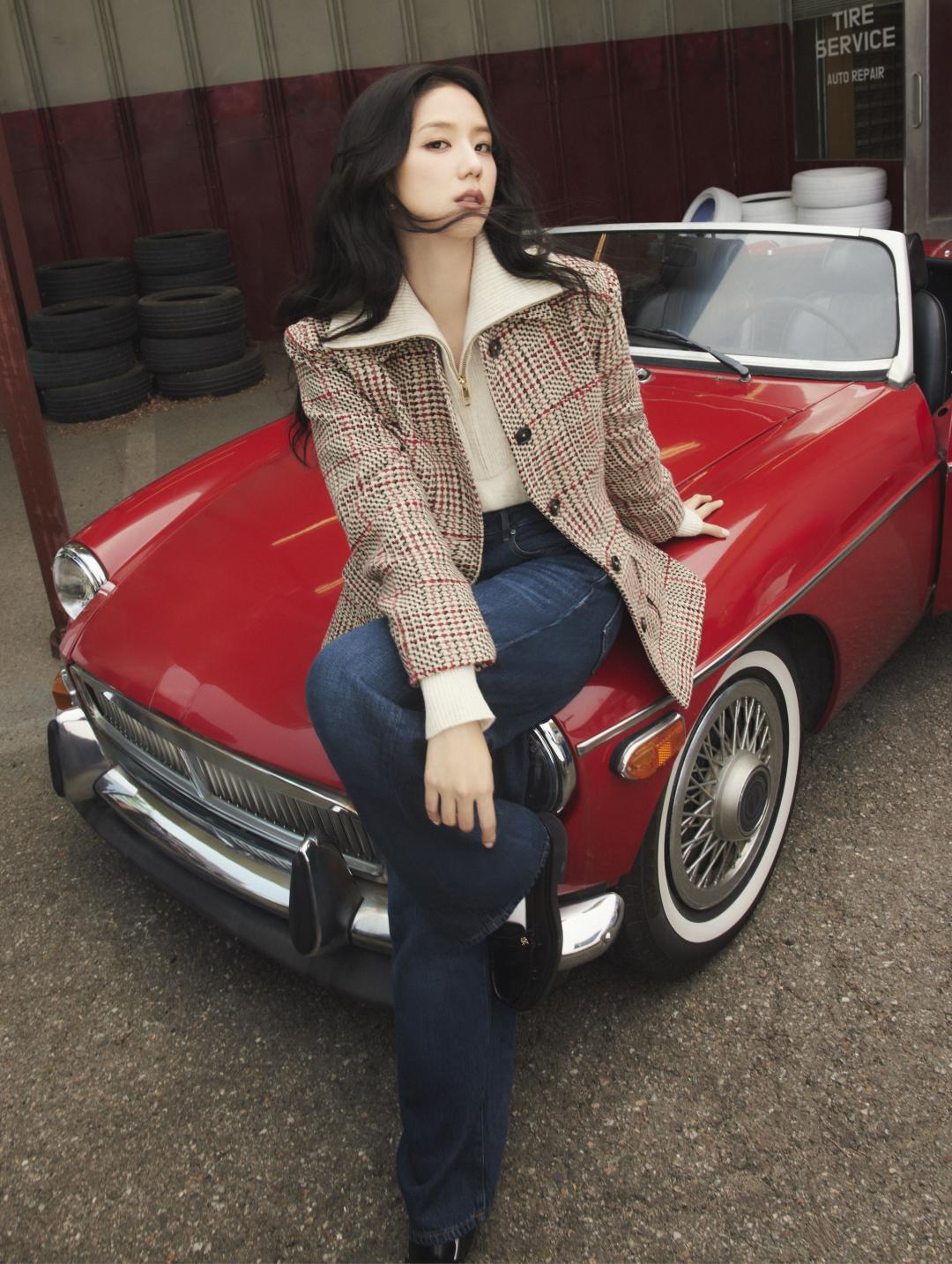 向來給人甜妹形象的Jisoo，內心也有叛逆魂，自曝私下是愛車人士。
