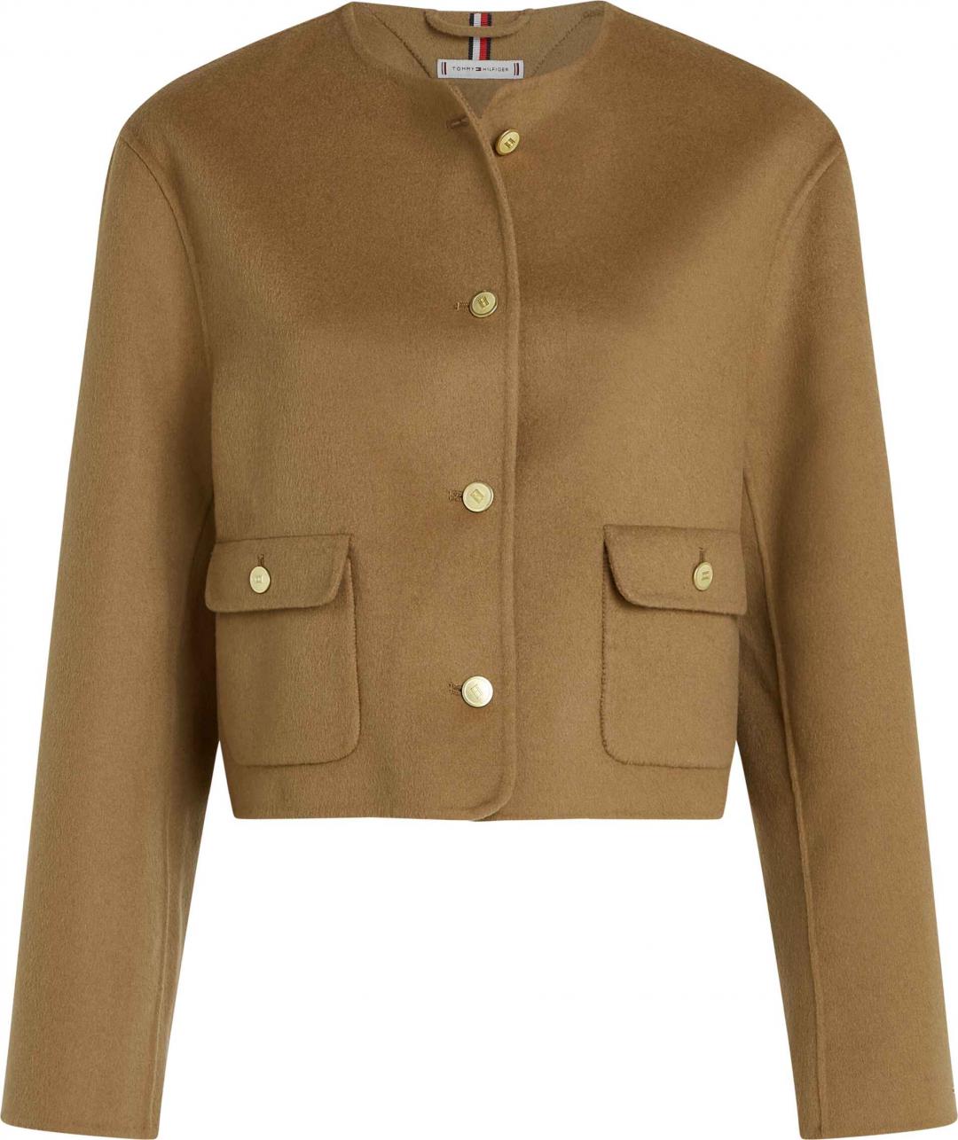 羊毛混紡駝色外套，售價NT$12,800元。