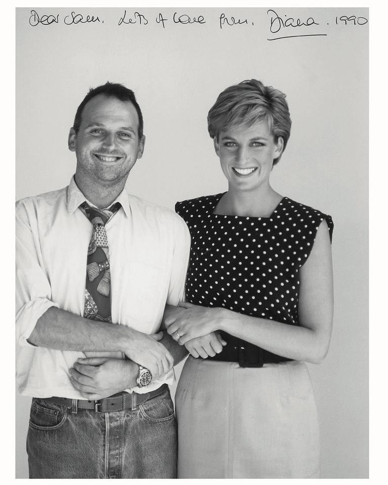 麥克奈特透露黛妃生前也因擔心外界眼光及模糊焦點，遲遲不敢換髮型。