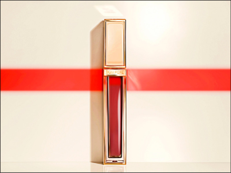 TOM FORD縱情香草限量設計師奢華水唇萃#01 Exhale，2,200元。