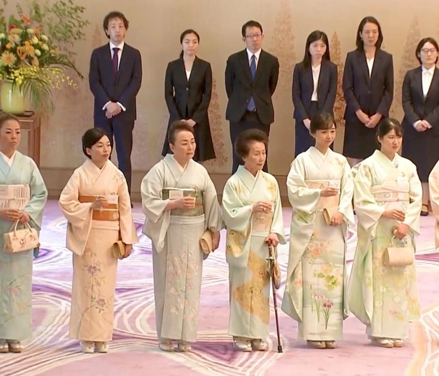 日本女性皇族皆穿上以傳統和服出席茶會，向海外賓客展示了日本傳統技藝。