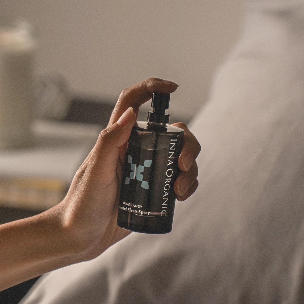 Inna Organic藍艾菊睡月靜好舒眠噴霧50ml/1,050元。